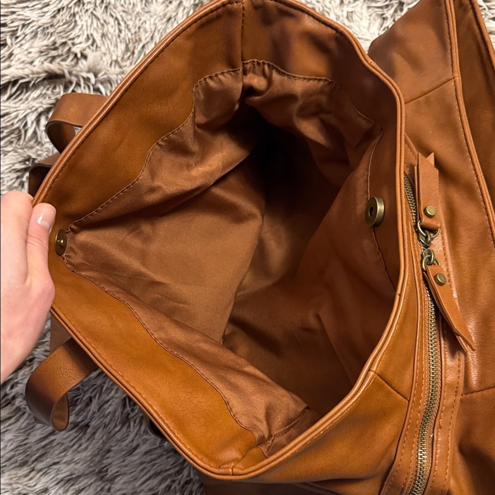 Universal Thread Tan Weekender Bag NWOT - Picture 4 of 6